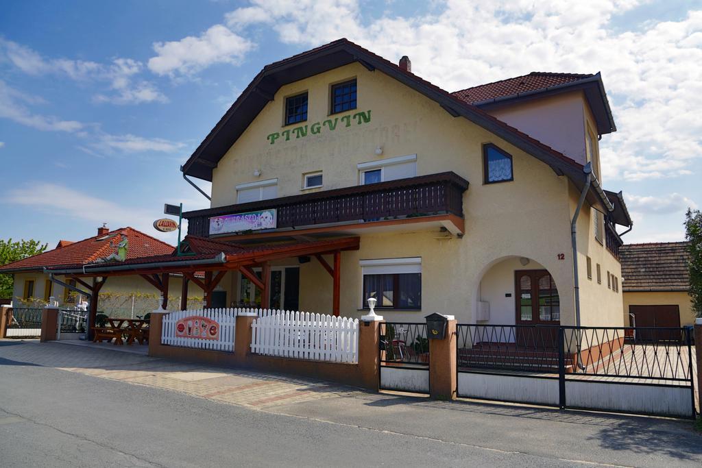 Pingvin Cukrászda Apartman Balatonmáriafürdő Kültér fotó